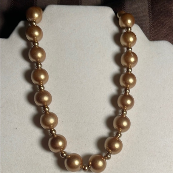 Elegant Gold Beaded Necklace - Picture 1 of 2